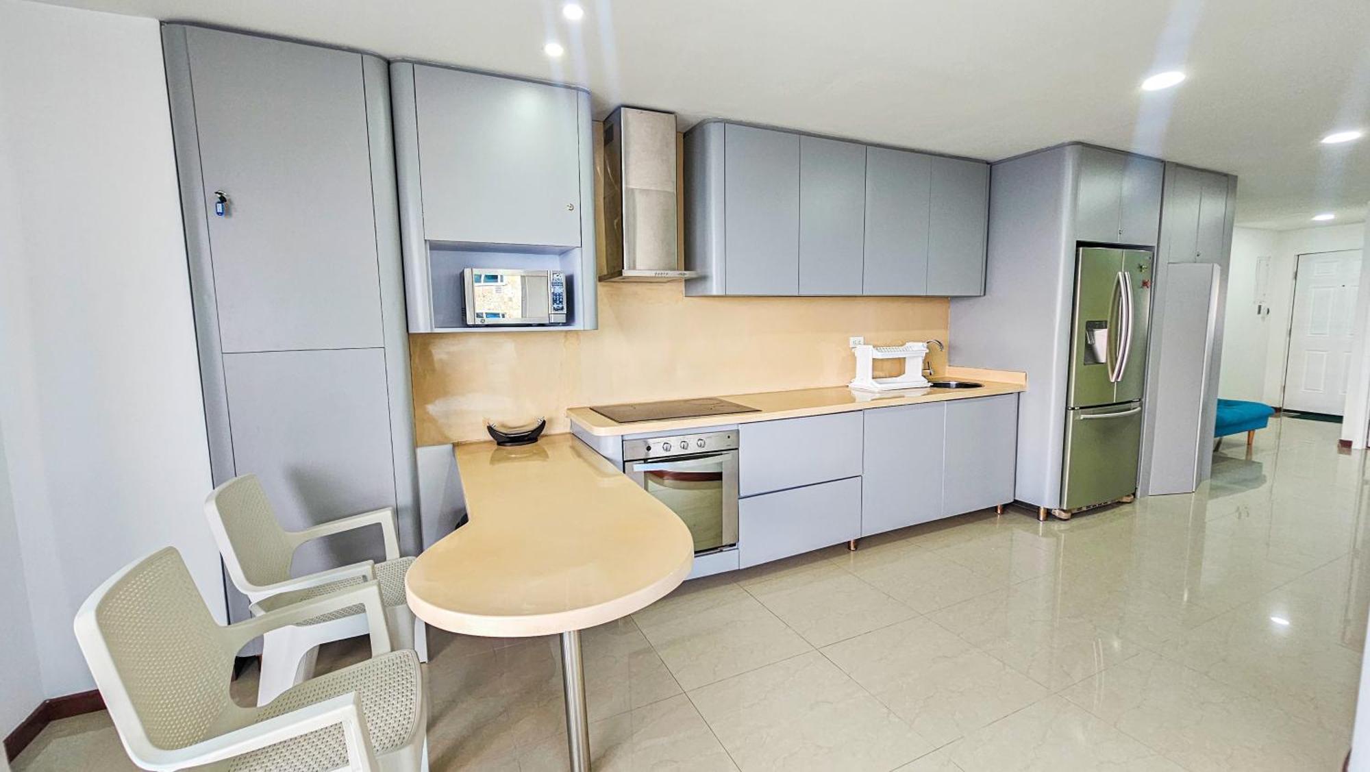 Luxury Apartment, Sector Morros, Vista Y Salida Al Mar Edificio Sunshine 公寓 *